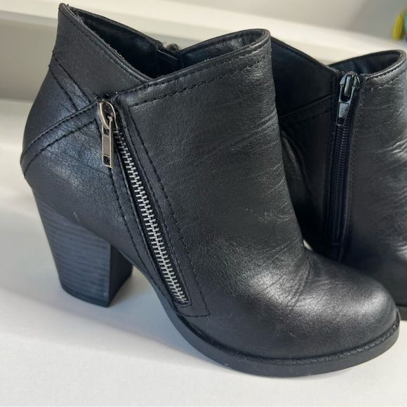 Rampage Black Heeled Booties - Picture 2 of 7